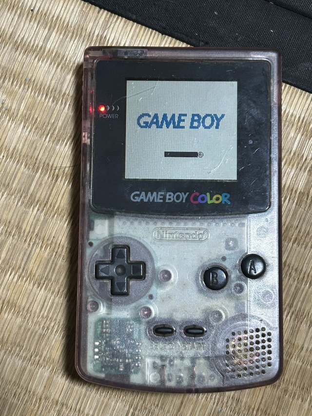 ゲームボーイカラーの正面